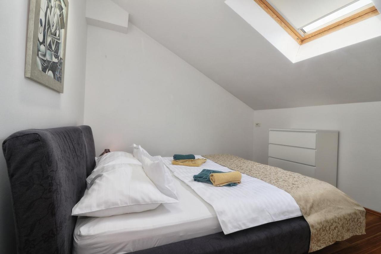 Kseni Accommodation Rovinj Exteriör bild
